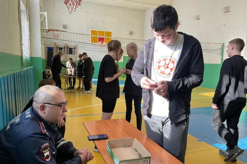 Для школьников Поспелихинского района состоялось необычное мероприятие «Классная встреча»